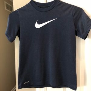 Boys Nike DRIFIT Size Small t shirt